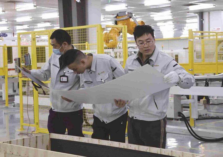 Jiangsu X-solar Green Building Technology Co., Ltd. производственная линия производителя