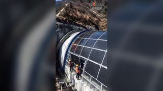 Гибкие модули позволяют туннелю генерировать собственную электроэнергию.